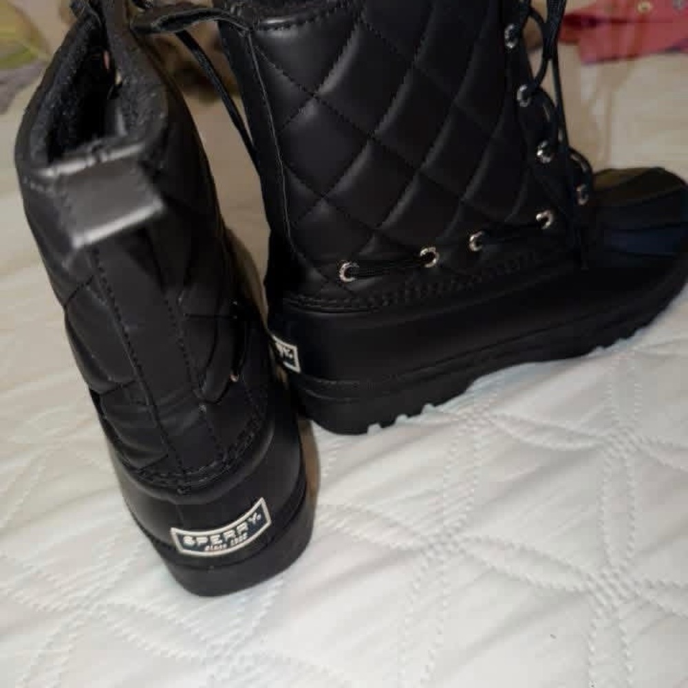Sperry Women's Black Quilted Lace-Up Winter Rain Boots